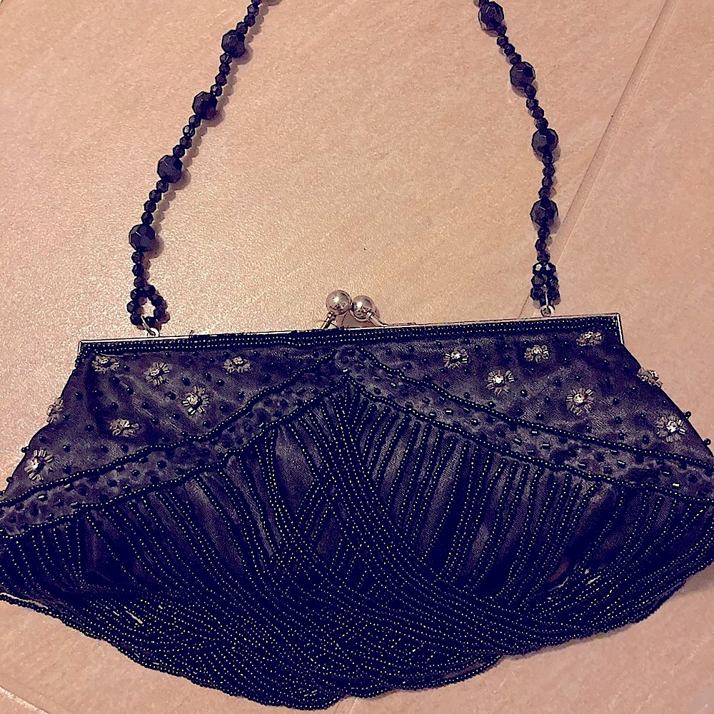 Unique & Beautiful Cache Bag - Picture 3 of 7